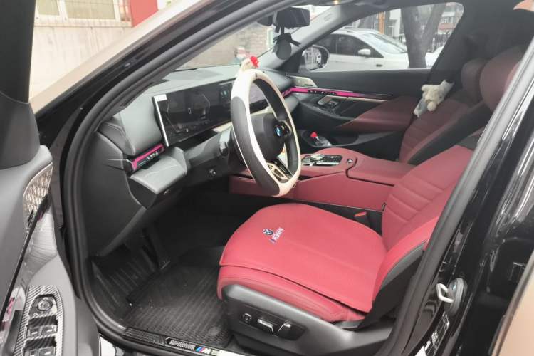 Used BMW 5 Series 2025 530Li Luxury Edition M Sport Package Driver Seat