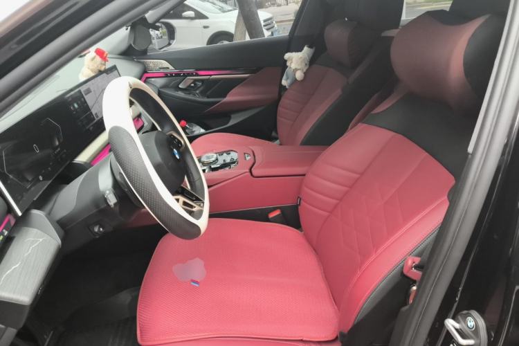 Used BMW 5 Series 2025 530Li Luxury Edition M Sport Package Left Front Seat