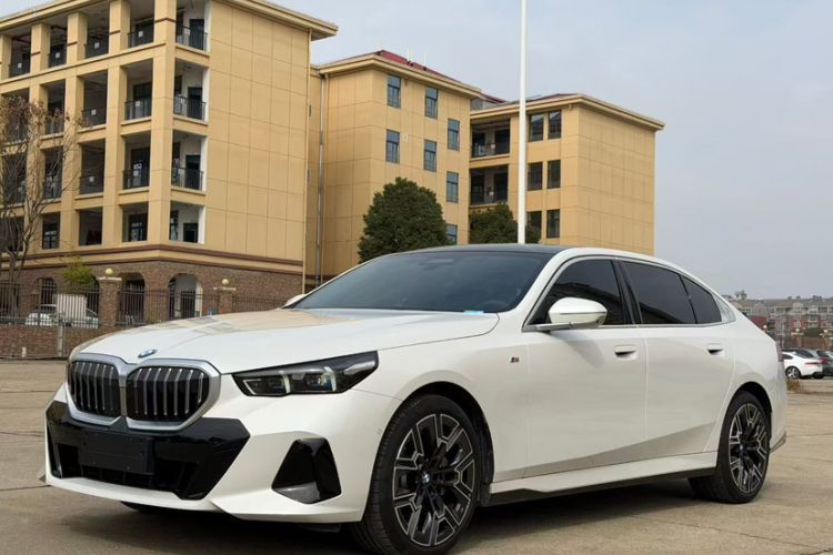 Used BMW 5 Series 2025 530Li Luxury Edition M Sport Package Guazi used car, China used car export, Used car for sale, Used  cars, Cheapest cars for sale