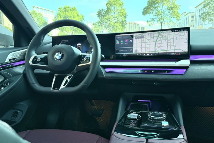 Used BMW 5 Series 2025 530Li Luxury Edition M Sport Package Audio And AC Panel