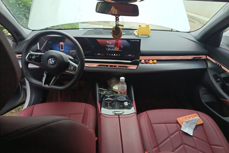 Used BMW 5 Series 2025 525Li M Sport Package Center Console