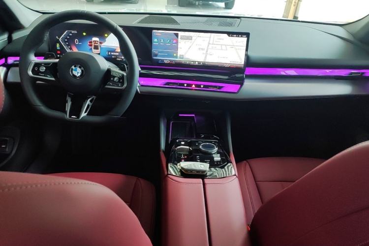 Used BMW 5 Series 2025 525Li M Sport Package Center Console