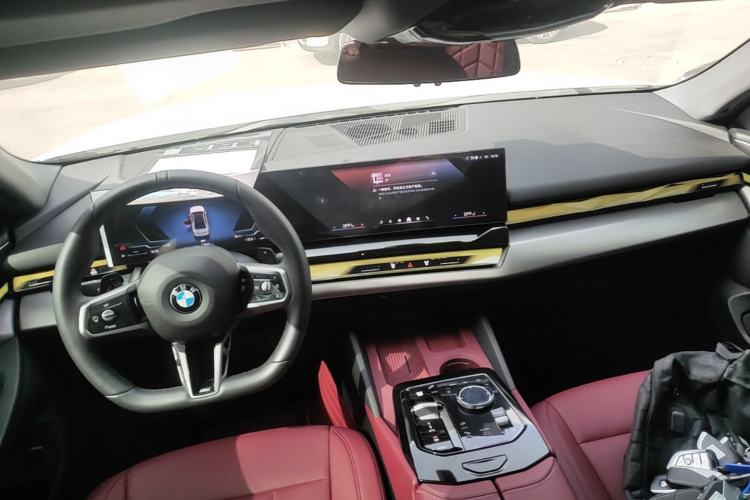 Used BMW 5 Series 2025 530Li Leading Model M Sport Package Center Console