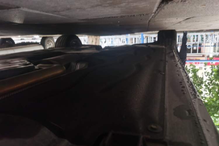 Used BMW 5 Series 2025 530Li Leading Model M Sport Package Chassis Front Right