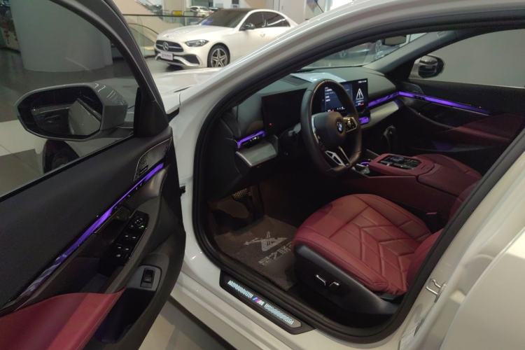 Used BMW 5 Series 2025 530Li Leading Model M Sport Package Driver Seat