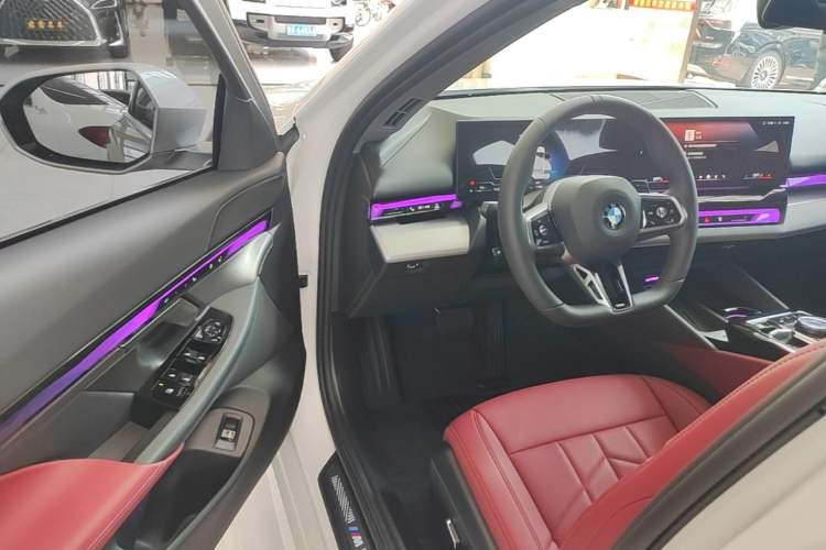 Used BMW 5 Series 2025 525Li M Sport Package Driver Seat