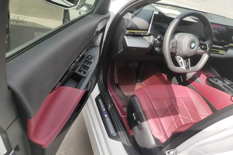 Used BMW 5 Series 2025 530Li Leading Model M Sport Package Driver Seat