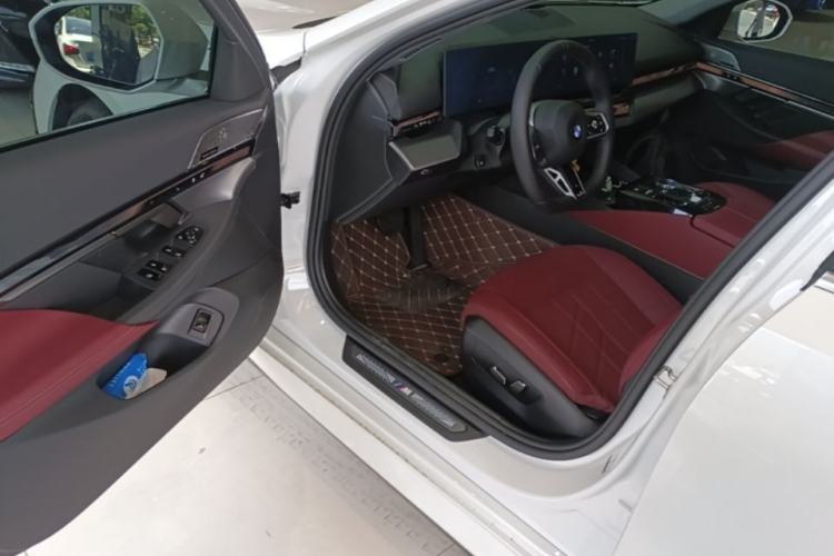 Used BMW 5 Series 2025 530Li Leading Model M Sport Package Driver Seat