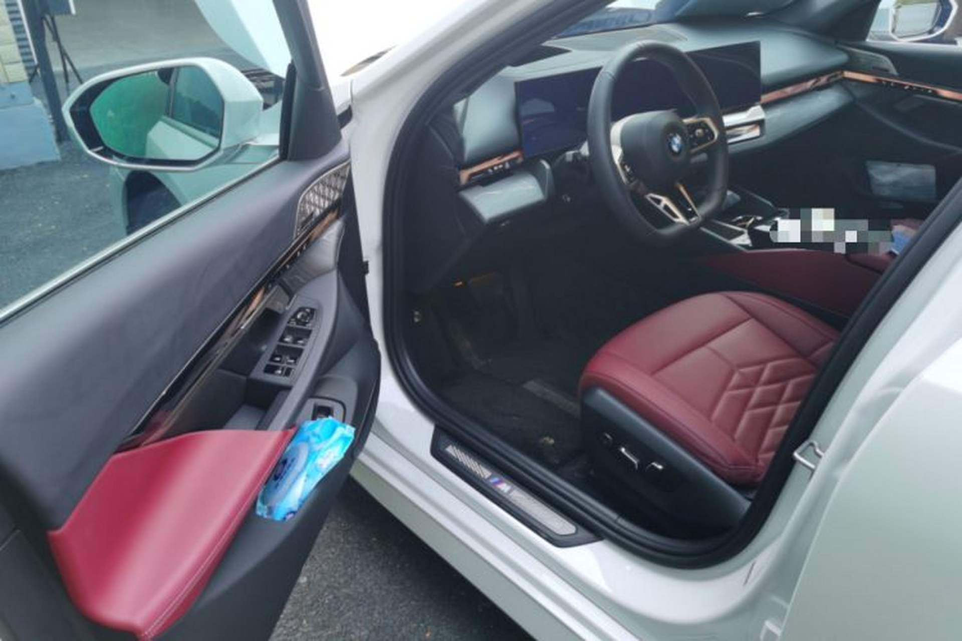 Used BMW 5 Series 2025 530Li Luxury Edition M Sport Package Driver Seat