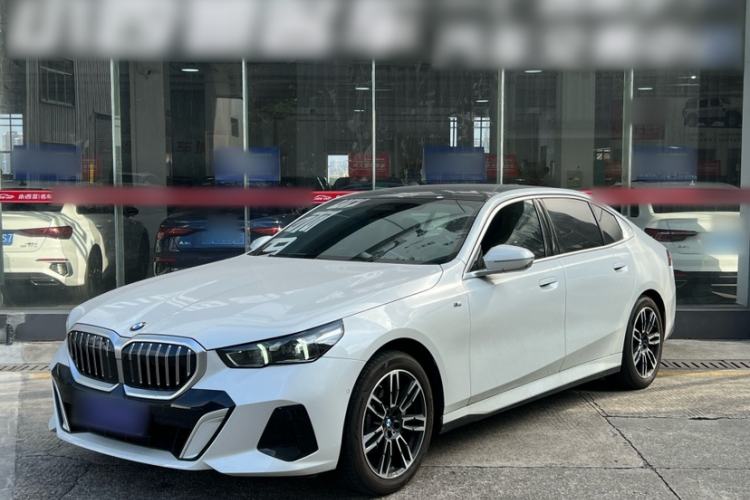 BMW 5 Series 2025 530Li Leading Model M Sport Package