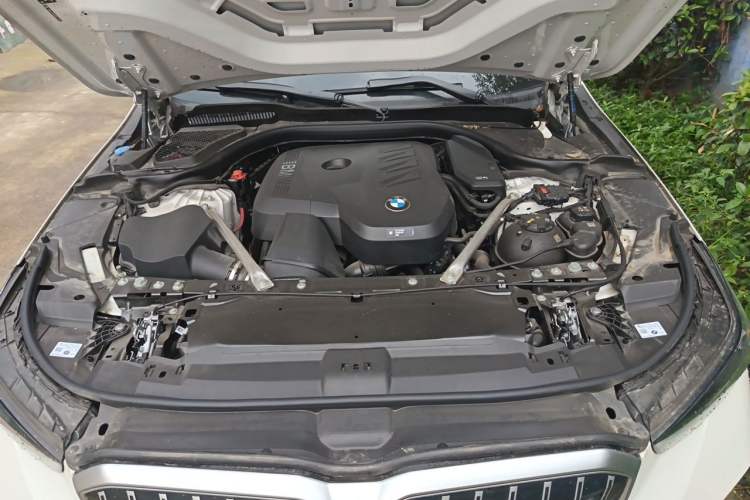 Used BMW 5 Series 2025 525Li M Sport Package Engine Bay