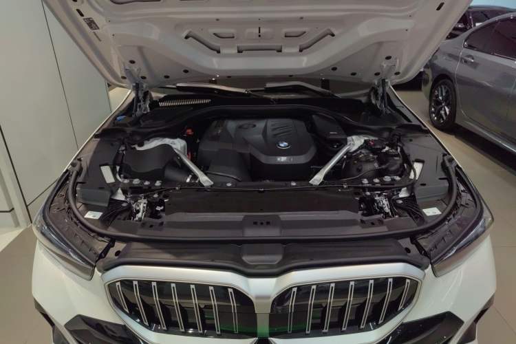 Used BMW 5 Series 2025 530Li Leading Model M Sport Package Engine Bay