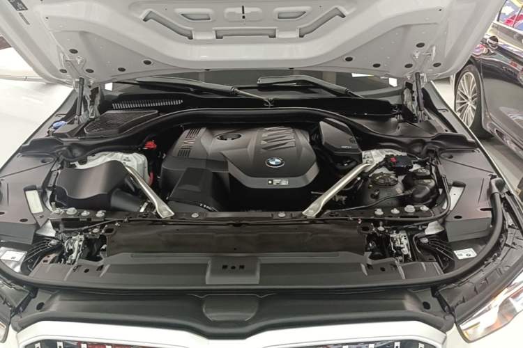 Used BMW 5 Series 2025 530Li Luxury Edition M Sport Package Engine Bay