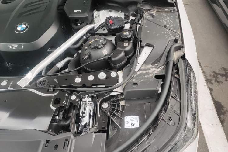 Used BMW 5 Series 2025 530Li Luxury Edition M Sport Package Engine Bay Left