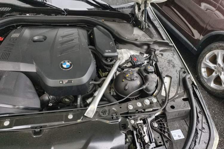 Used BMW 5 Series 2025 530Li Leading Edition Luxury Package Engine Bay Left