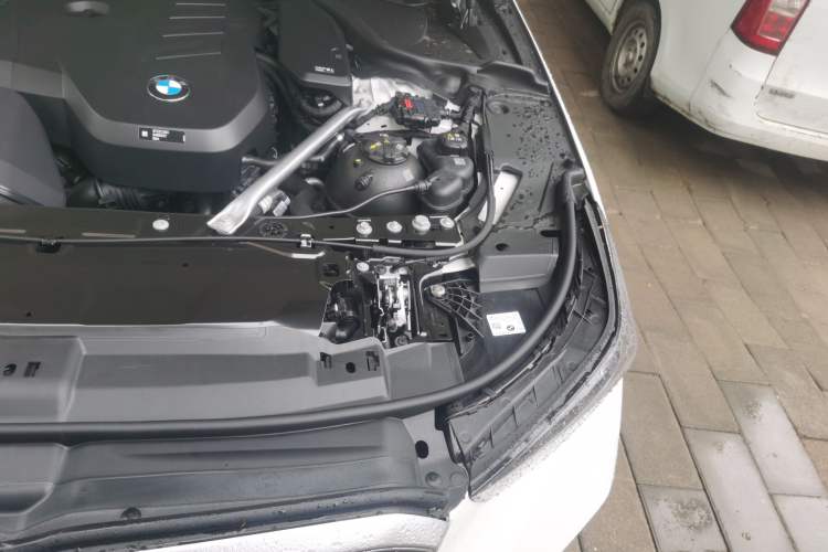 Used BMW 5 Series 2025 530Li Leading Model M Sport Package Engine Bay Left