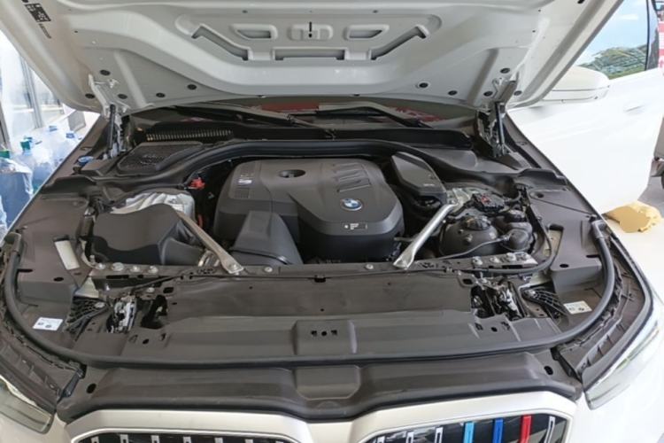 Used BMW 5 Series 2025 530Li Leading Model M Sport Package Engine Bay