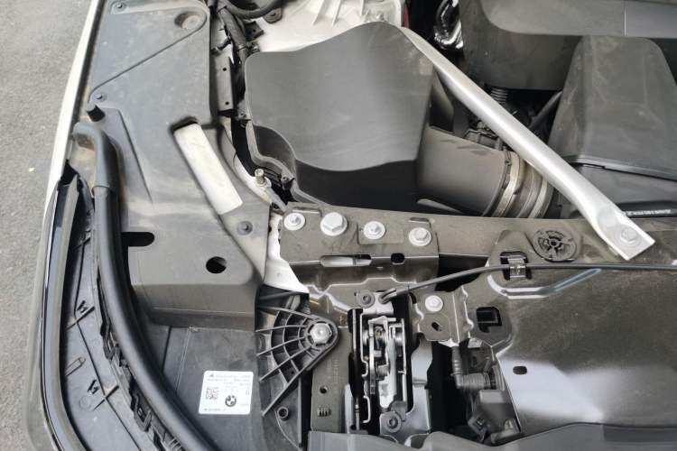 Used BMW 5 Series 2025 530Li Luxury Edition M Sport Package Engine Bay Right