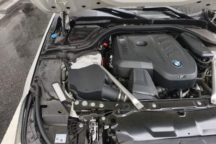 Used BMW 5 Series 2025 530Li Leading Edition Luxury Package Engine Bay Right