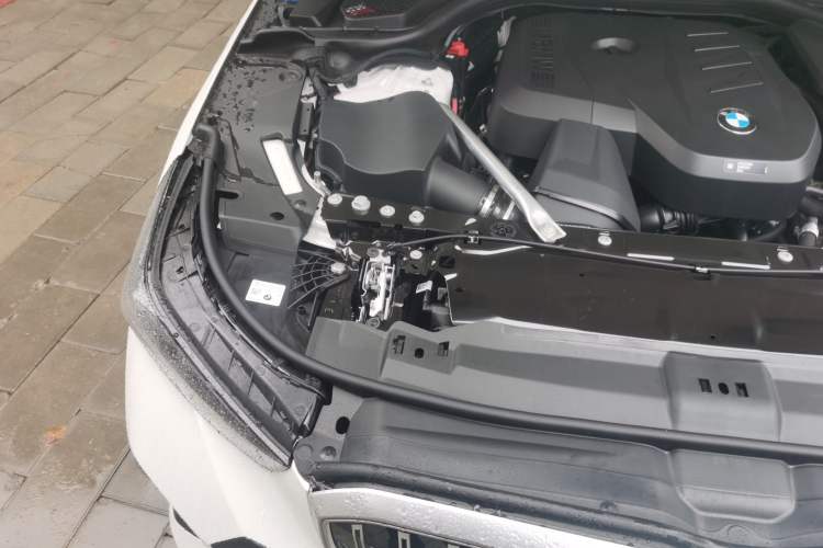 Used BMW 5 Series 2025 530Li Leading Model M Sport Package Engine Bay Right