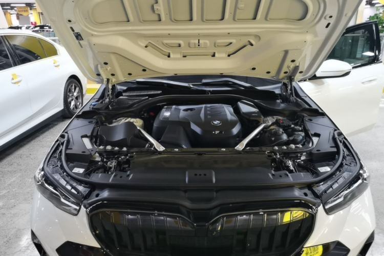 Used BMW 5 Series 2025 530Li Luxury Edition M Sport Package Engine Bay