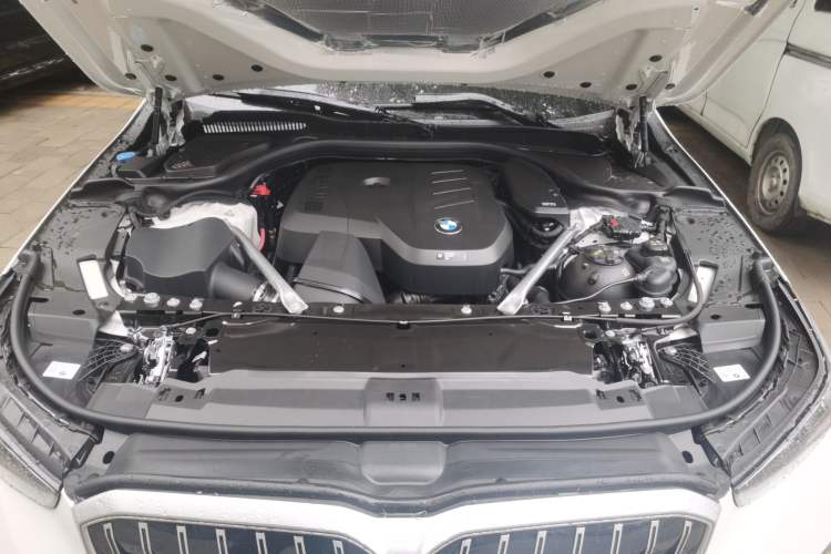 Used BMW 5 Series 2025 530Li Leading Model M Sport Package Engine Bay