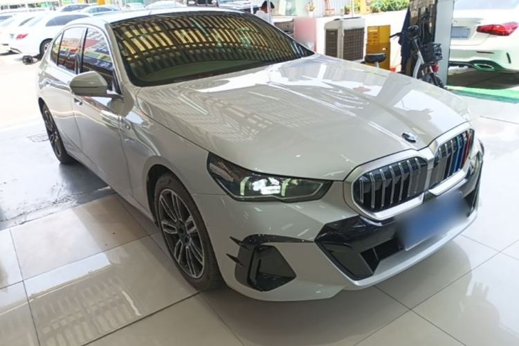 Used BMW 5 Series 2025 530Li Leading Model M Sport Package Exterior 1