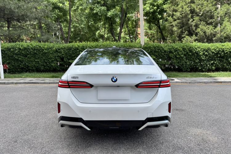 Used BMW 5 Series 2025 530Li Luxury Edition M Sport Package Exterior 3