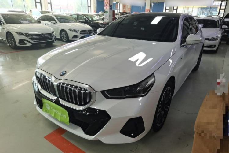 BMW 5 Series 2025 525Li M Sport Package