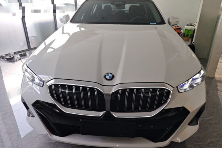 Used BMW 5 Series 2025 530Li Luxury Edition M Sport Package Front