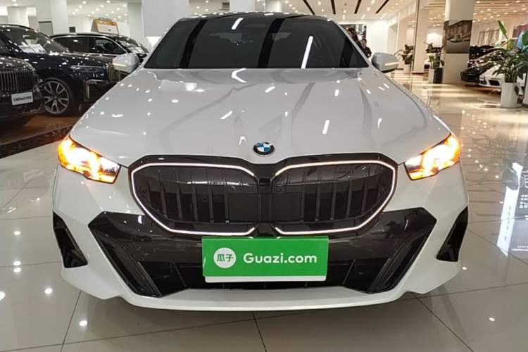 Used BMW 5 Series 2025 530Li Luxury Edition M Sport Package Front