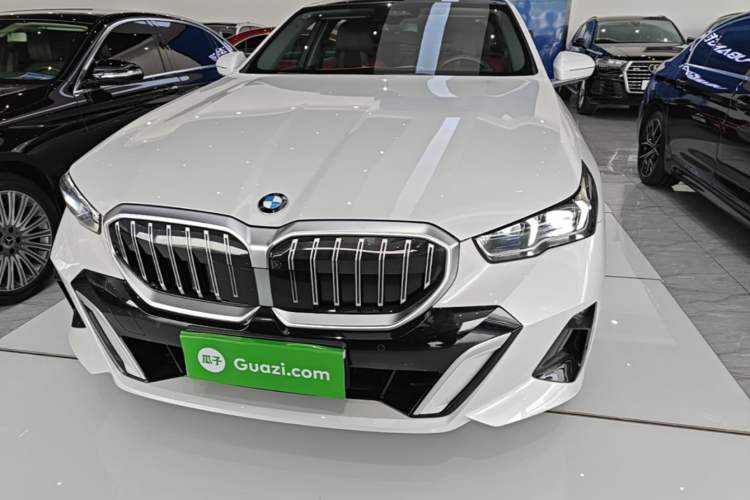 Used BMW 5 Series 2025 530Li Luxury Edition M Sport Package Front