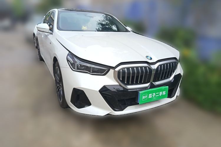 Used BMW 5 Series 2025 525Li M Sport Package Front Right 45 Deg