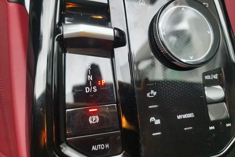 Used BMW 5 Series 2025 530Li Leading Edition Luxury Package Gear Lever
