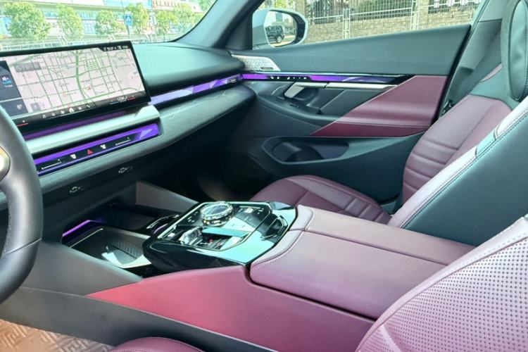 Used BMW 5 Series 2025 530Li Luxury Edition M Sport Package Interior 11