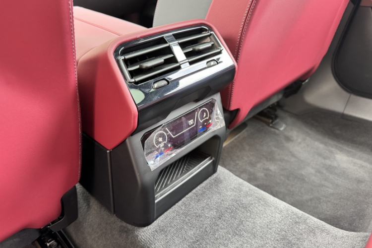 Used BMW 5 Series 2025 530Li Luxury Edition M Sport Package Interior 11