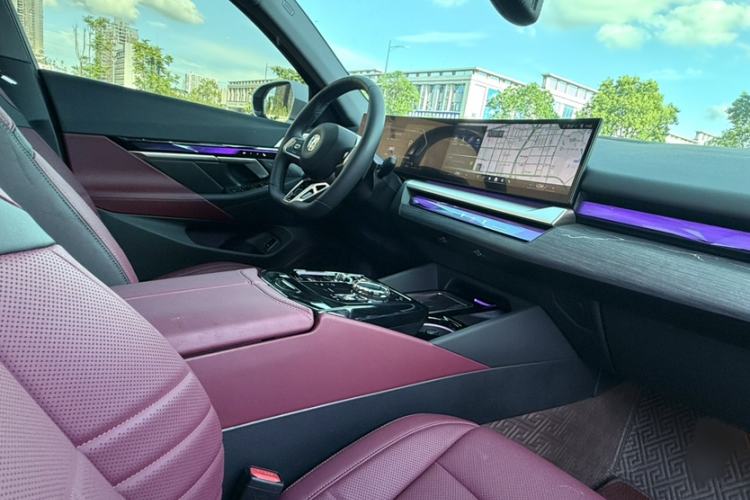 Used BMW 5 Series 2025 530Li Luxury Edition M Sport Package Interior 12