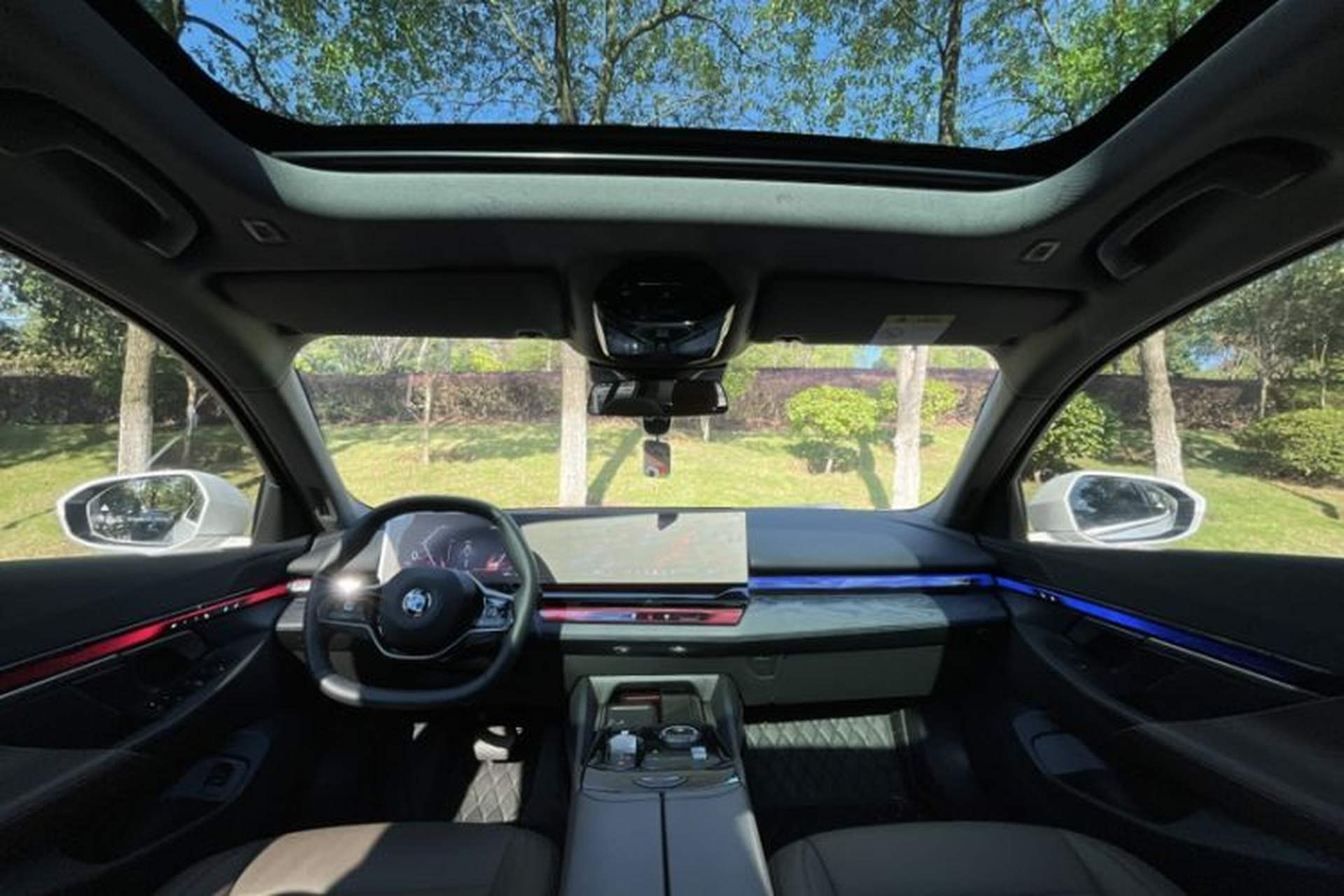 Used BMW 5 Series 2025 525Li Luxury Package Interior 12