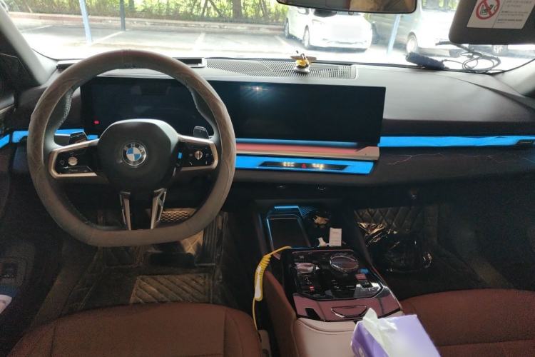 Used BMW 5 Series 2025 530Li Luxury Edition M Sport Package Interior 2