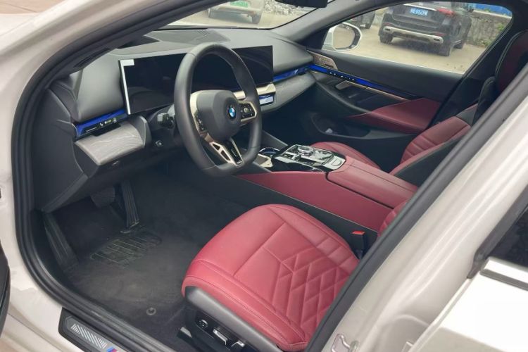 Used BMW 5 Series 2025 530Li Luxury Edition M Sport Package Interior 2