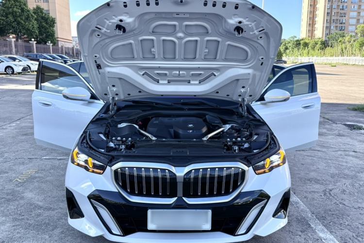 Used BMW 5 Series 2025 530Li Luxury Edition M Sport Package Interior 2
