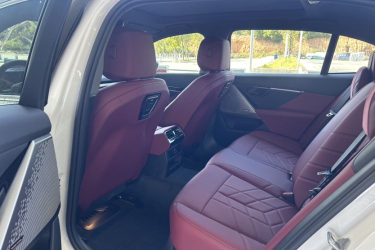 Used BMW 5 Series 2025 530Li Leading Model M Sport Package Interior 3