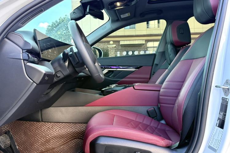 Used BMW 5 Series 2025 530Li Luxury Edition M Sport Package Interior 3