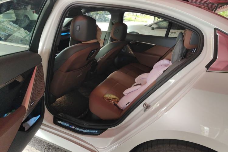 Used BMW 5 Series 2025 530Li Luxury Edition M Sport Package Interior 4