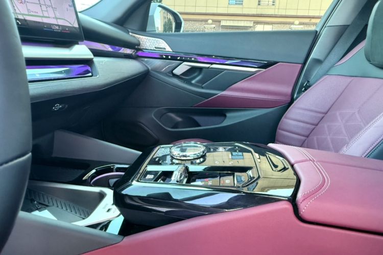 Used BMW 5 Series 2025 530Li Luxury Edition M Sport Package Interior 5