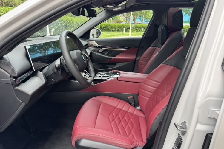 Used BMW 5 Series 2025 530Li Luxury Edition M Sport Package Interior 6