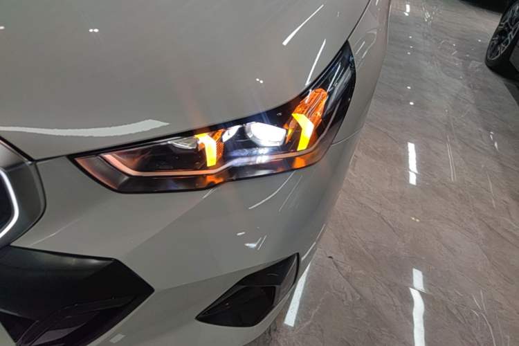 Used BMW 5 Series 2025 530Li Leading Model M Sport Package Left Front Headlight