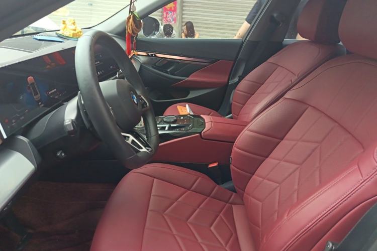 Used BMW 5 Series 2025 525Li M Sport Package Left Front Seat
