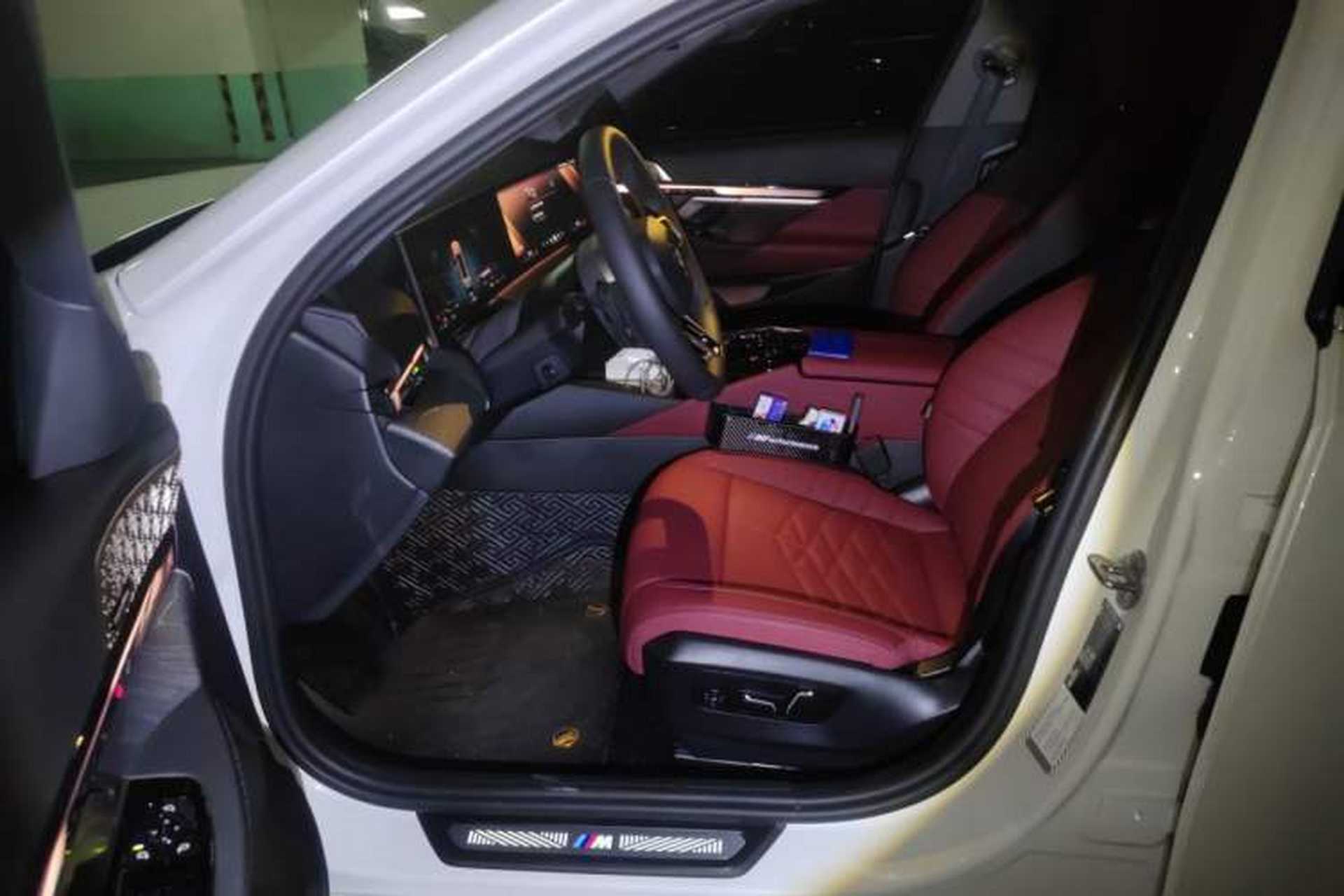 Used BMW 5 Series 2025 530Li Luxury Edition M Sport Package Left Front Seat