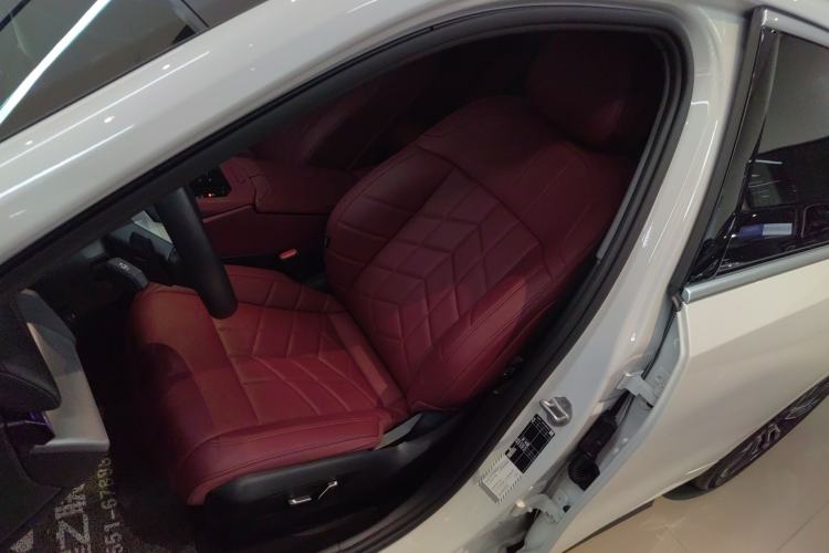 Used BMW 5 Series 2025 530Li Leading Model M Sport Package Left Front Seat